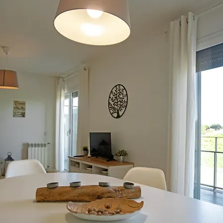 Modern 2-bedroom In Expo Apartment Lissabon