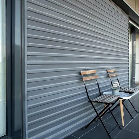 Modern 2-bedroom In Expo Apartment Lissabon