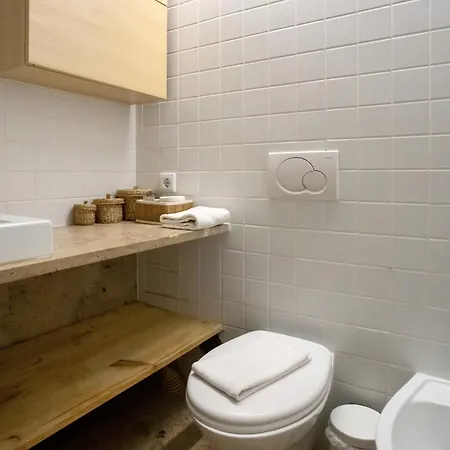 Modern 2-bedroom In Expo Apartment Lissabon
