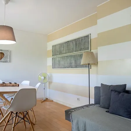 Modern 2-bedroom In Expo Apartamento