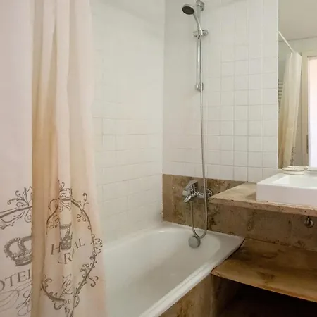 Modern 2-bedroom In Expo アパート *